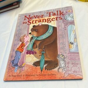 ☘️2/10.00☘️ Never Talk to Strangers (Little Golden Books) hardcover like new